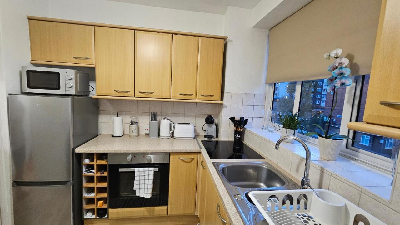 Spacious Two Bedroom Apartment In Battersea, Free Parking Λονδίνο Εξωτερικό φωτογραφία
