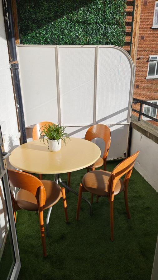 Spacious Two Bedroom Apartment In Battersea, Free Parking Λονδίνο Εξωτερικό φωτογραφία